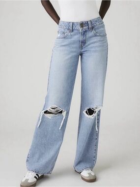 Levi’s Superlow distressed Jeans